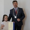 Burmistrz wręczył nagrody laureatom konkursu plastycznego
