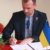 podpisanie umowy z Włodzimierzem, zdjęcia: Kama Trojak