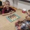 Międzyprzedszkolny turniej gry w warcaby w Przedszkolu nr 8