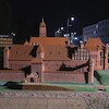 Miniatura nocą
