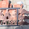 Montaż kapsuły czasu na Ratuszu Staromiejskim