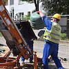 Montaż kapsuły czasu na Ratuszu Staromiejskim