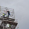 Montaż kapsuły czasu na Ratuszu Staromiejskim