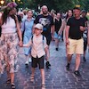 Spacer w Noc Świętojańską