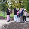Uczniowie malborskich szkół zazieleniają bulwar im. Macieja Kilarskiego