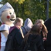 Uczniowie malborskich szkół zazieleniają bulwar im. Macieja Kilarskiego