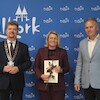 Nagrody Burmistrza dla wyróżnionych dyrektorów i nauczycieli