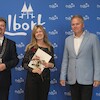 Nagrody Burmistrza dla wyróżnionych dyrektorów i nauczycieli