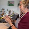 Twórcze spotkanie przy glinie - malborscy Seniorzy poznali tajniki lepienia z gliny